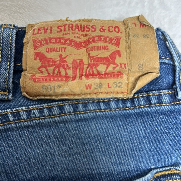 Levi's 501 Men's Bootcut Jeans - Blue 38x32 - Picture 2 of 6